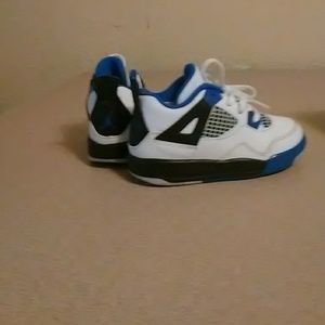 Childrens Jordan 4s